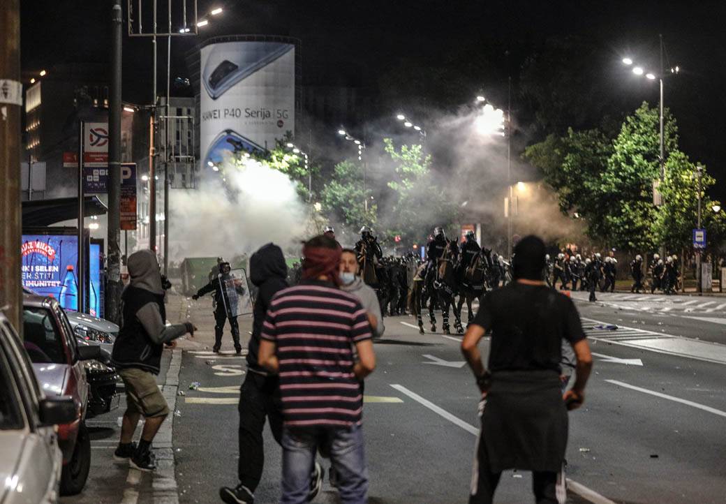  Vučić o demonstracijama i neredima u Beogradu - uplivi stranih službi