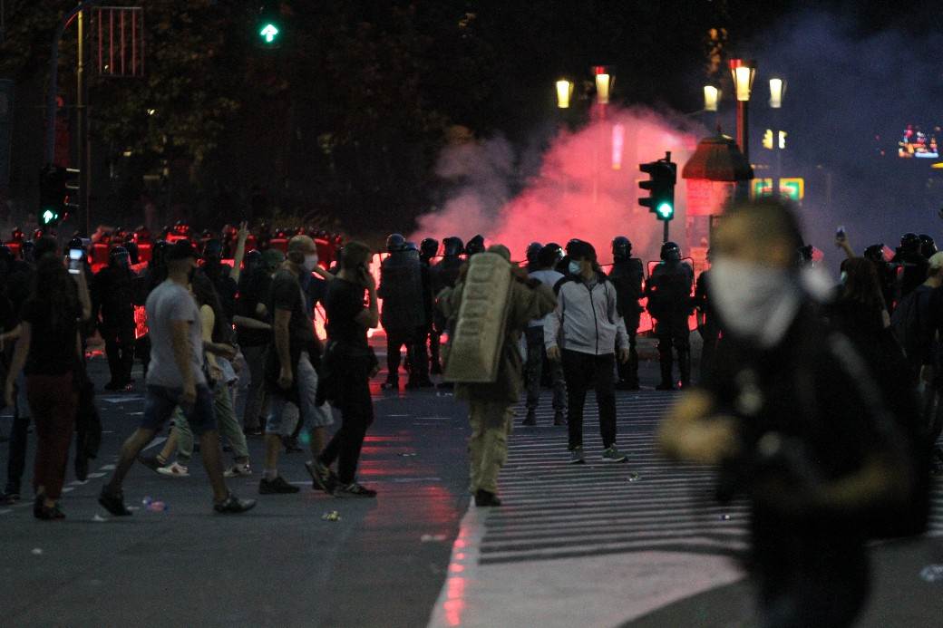 Neredi u Beogradu GLAVNA VEST i u regionu: Hrvati kažu OVO! (FOTO )