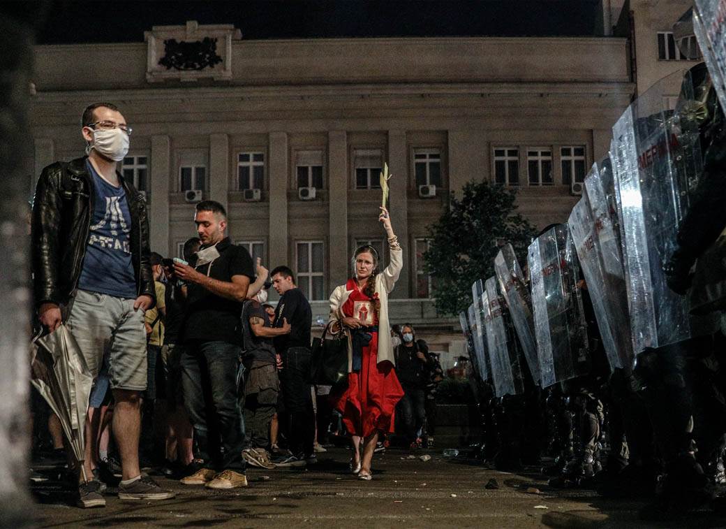 Protesti-policija-napad-Zaštitnik građana