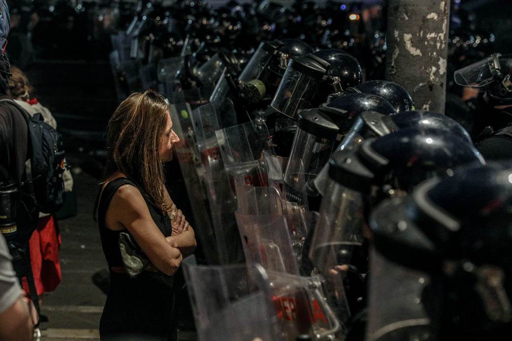 Protesti-policija-napad-Zaštitnik građana
