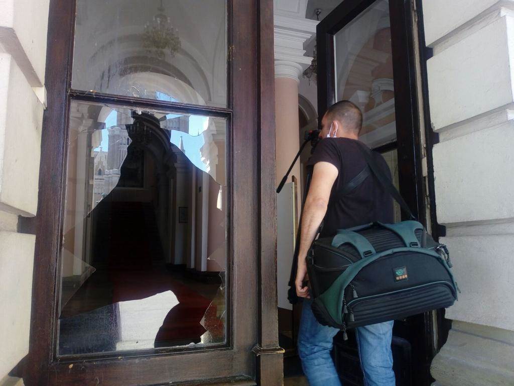 Protesti - beograd - Uhapšeni stranci - BIA - Policija - Neredi - Haos - Foto - Video 