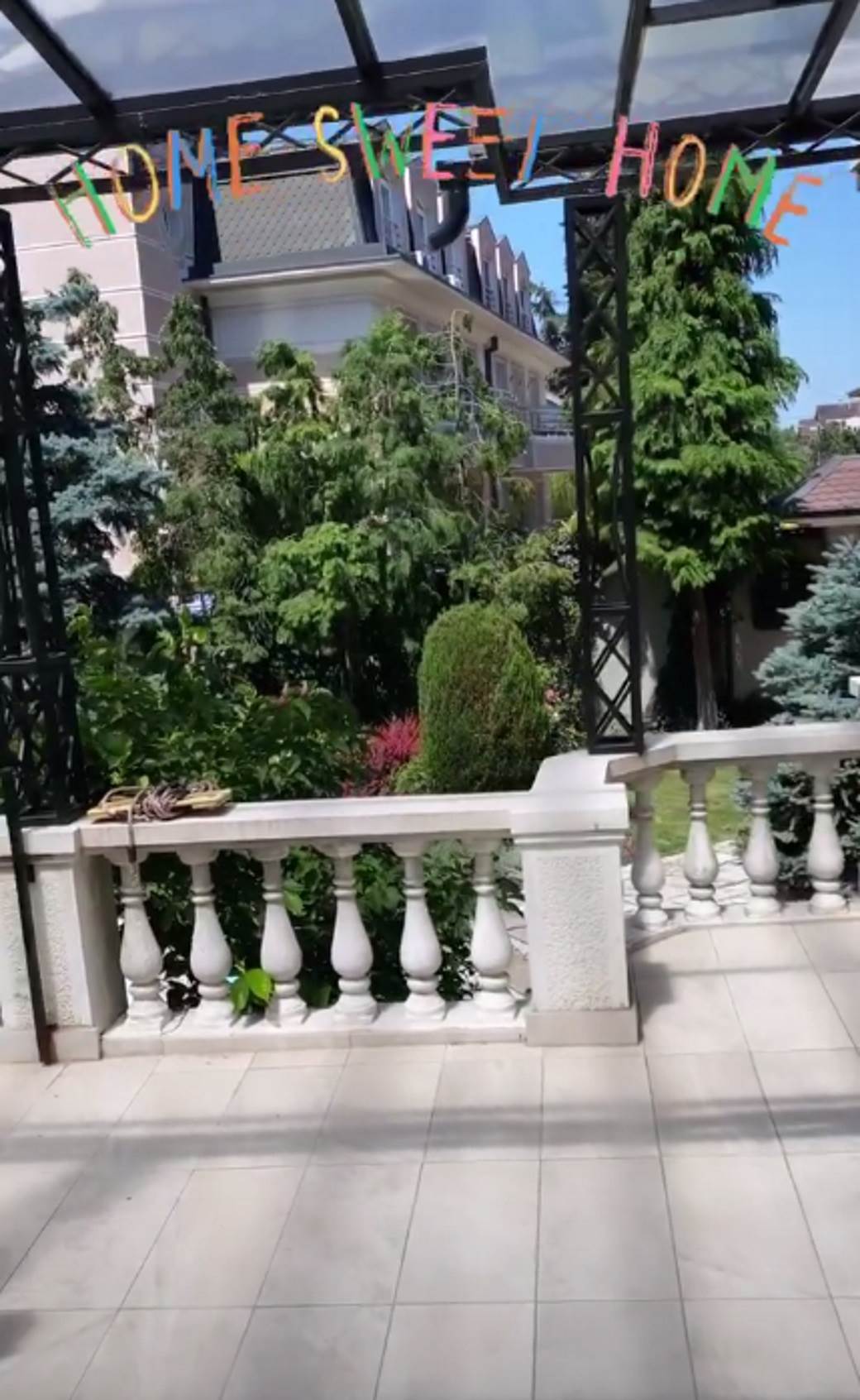 Jelena Karleuša kuća gde živi Jelena Karleuša slike bazena