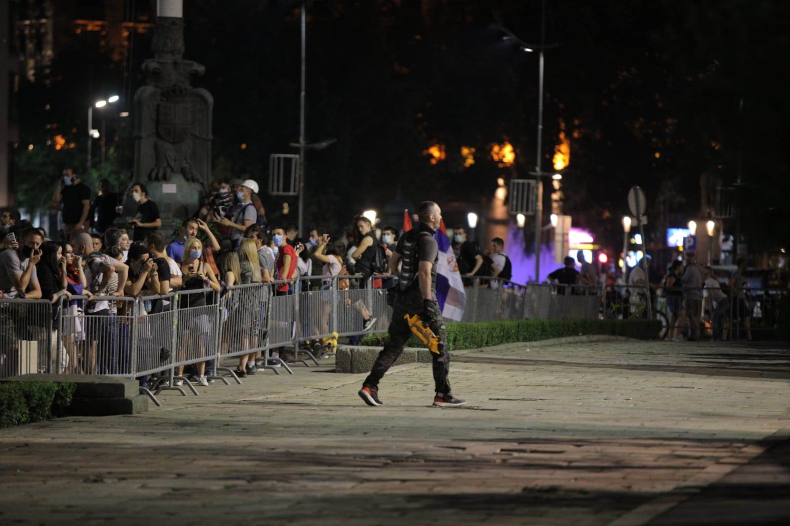 Protesti u Beogradu bagerista Džo mali bager ispred Skupštine