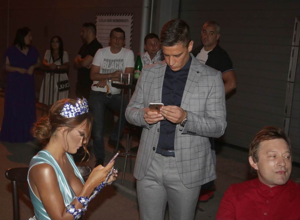 zadruga 4 Ava karabatić ulazi u Zadrugu