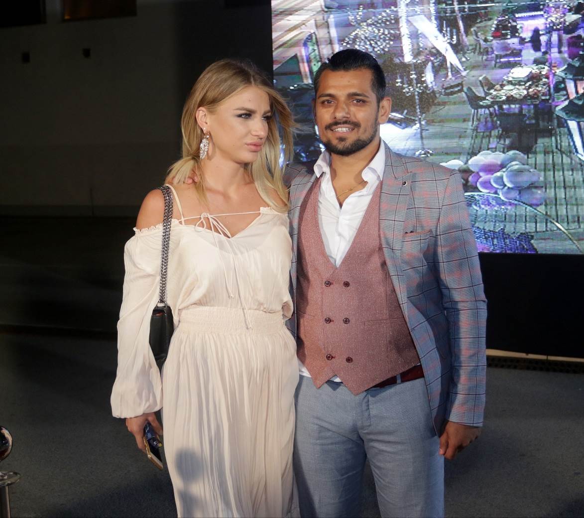 zadruga 4 Ava karabatić ulazi u Zadrugu