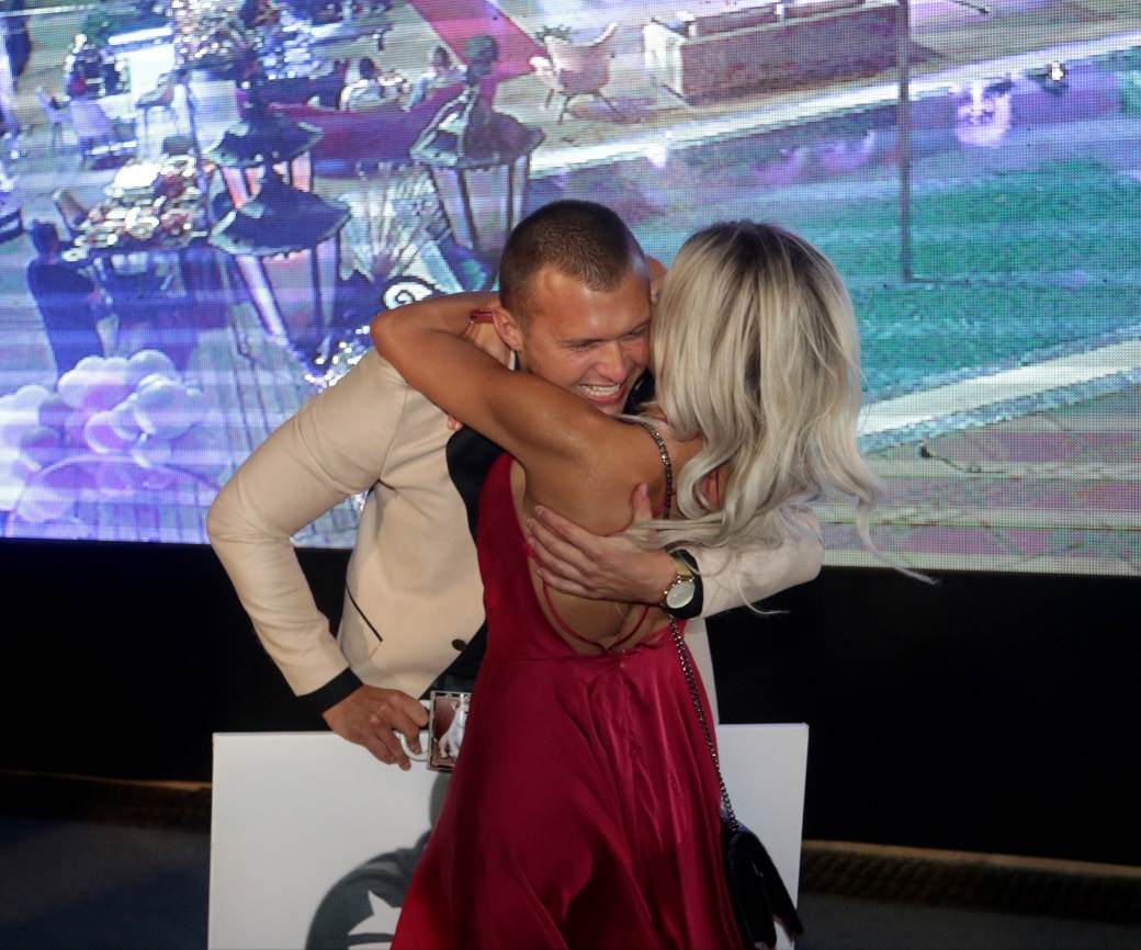 zadruga 4 Ava karabatić ulazi u Zadrugu