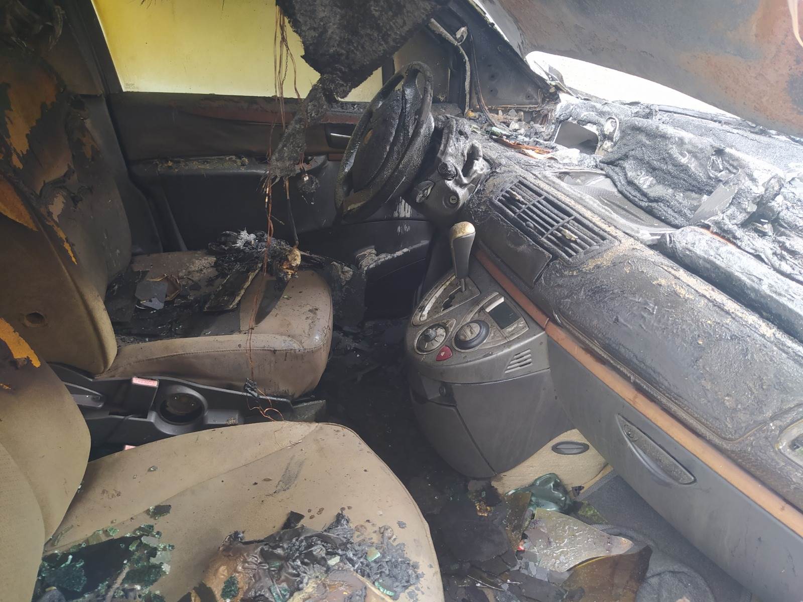 Izgoreli automobili na Dorćolu, pogledajrte šta je od njih ostalo (FOTO)