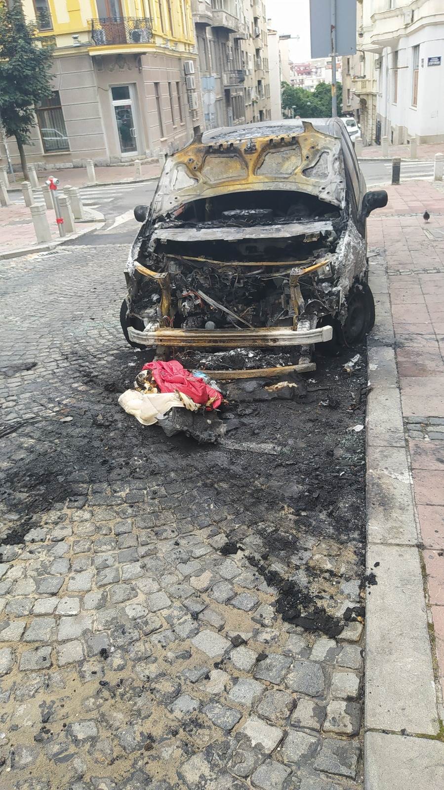 Izgoreli automobili na Dorćolu, pogledajrte šta je od njih ostalo (FOTO)