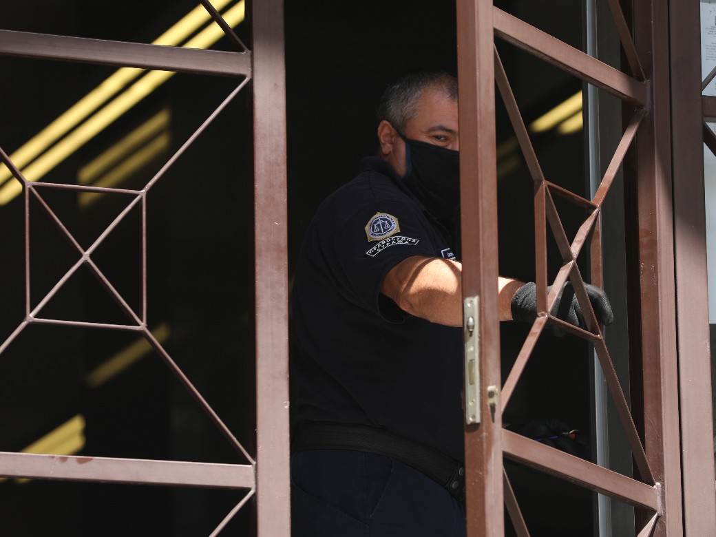 Protest - Upravni sud - Obaranje izbora - Saša Radulović - Dosta je bilo /  FOTO / VIDEO