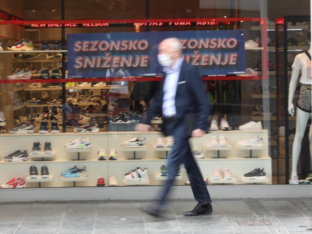 Sniženja rasprodaje odeća garderoba Beograd radnje fotografije