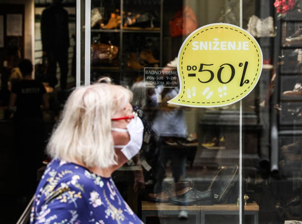 Sniženja rasprodaje odeća garderoba Beograd radnje fotografije