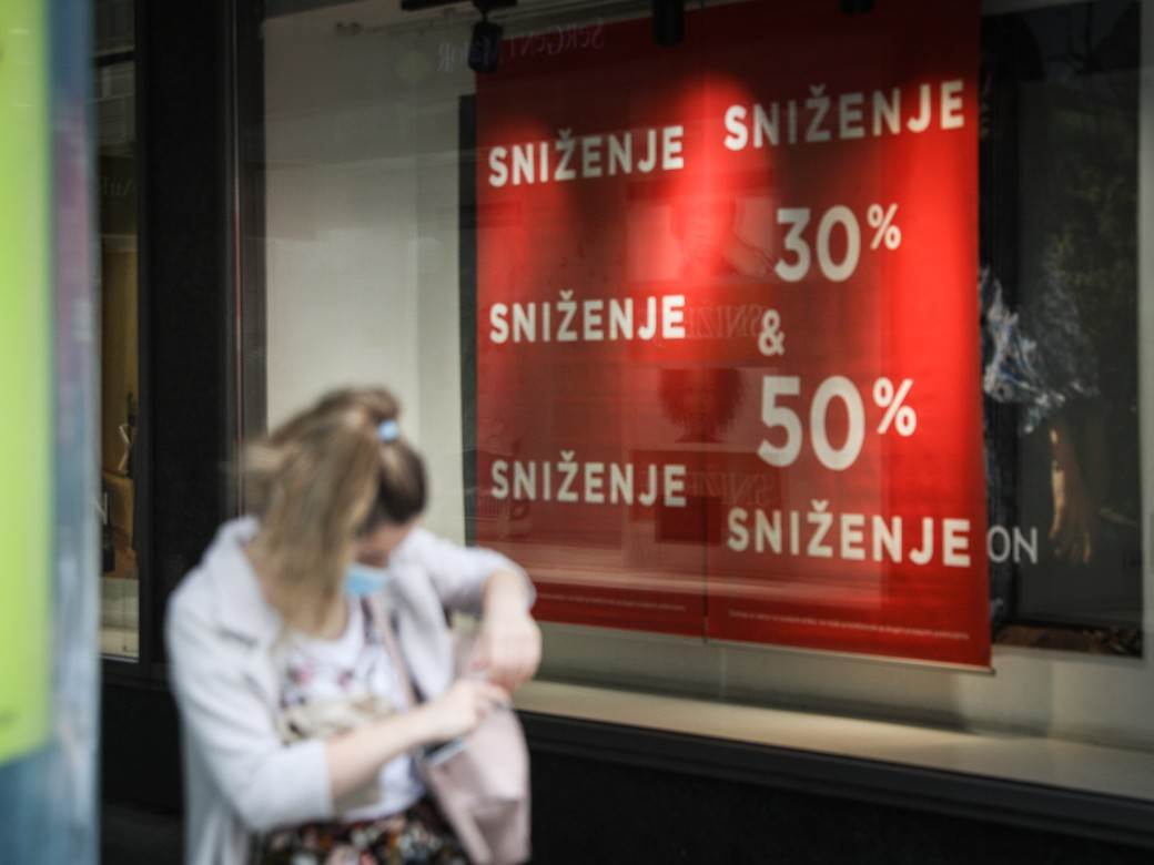 Sniženja rasprodaje odeća garderoba Beograd radnje fotografije