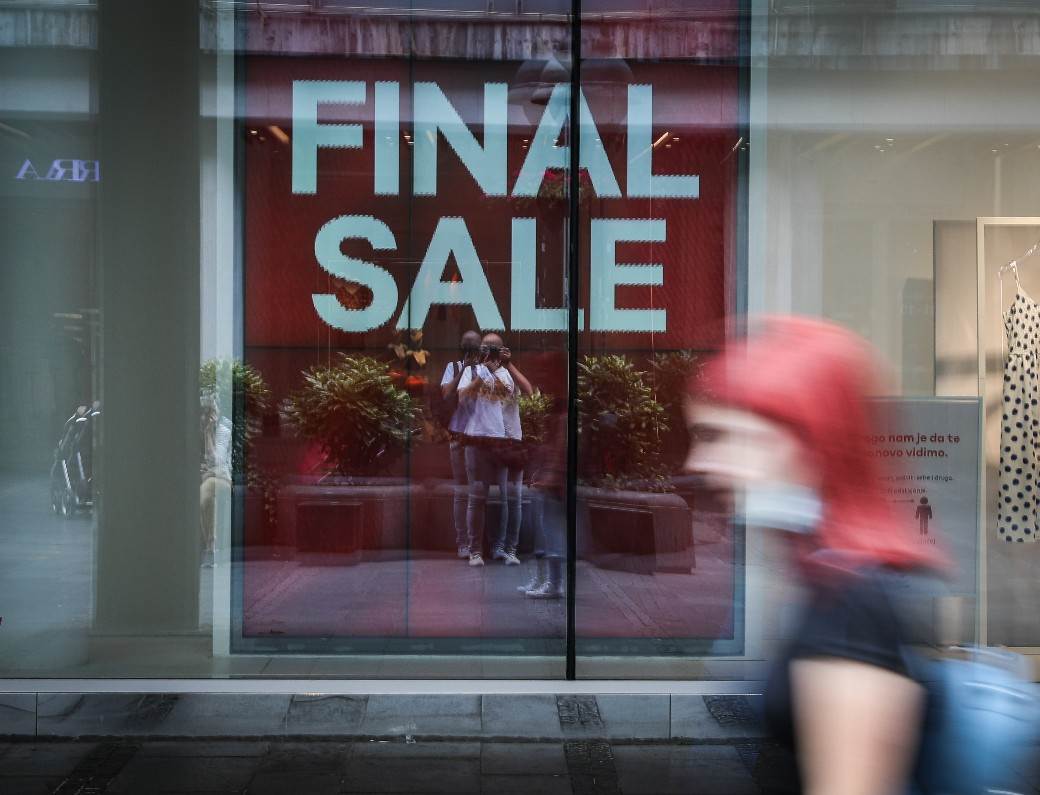 Sniženja rasprodaje odeća garderoba Beograd radnje fotografije