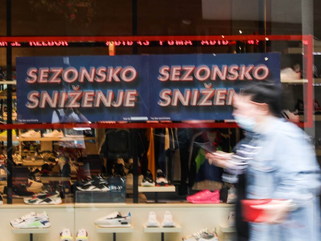 Sniženja rasprodaje odeća garderoba Beograd radnje fotografije