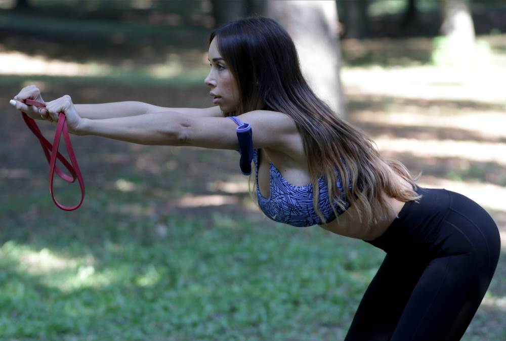 Mimi Jestrović Paparaco lov bazen video