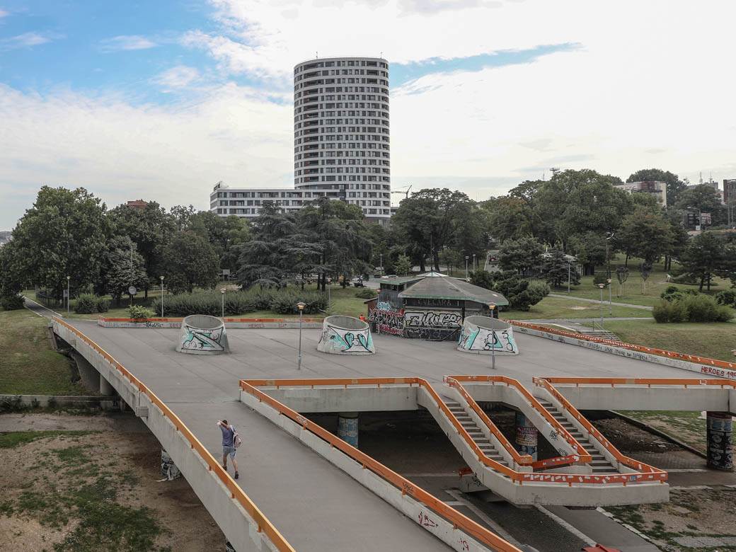 Mostarska petlja 50 godina od kako je otvorena najveća saobraćajna petlja u Beogradu FOTOGRAFIJE