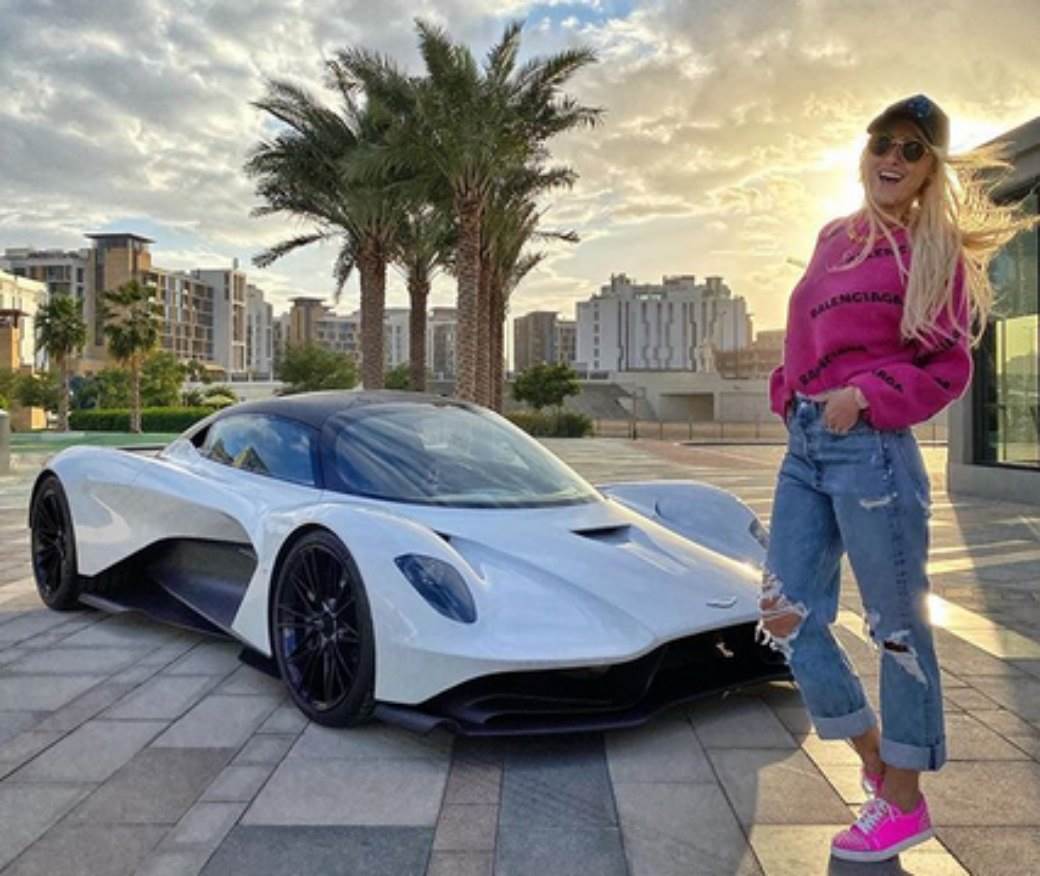 Supercar Blonde Aleksandra Hersi Instagram fotografije i video
