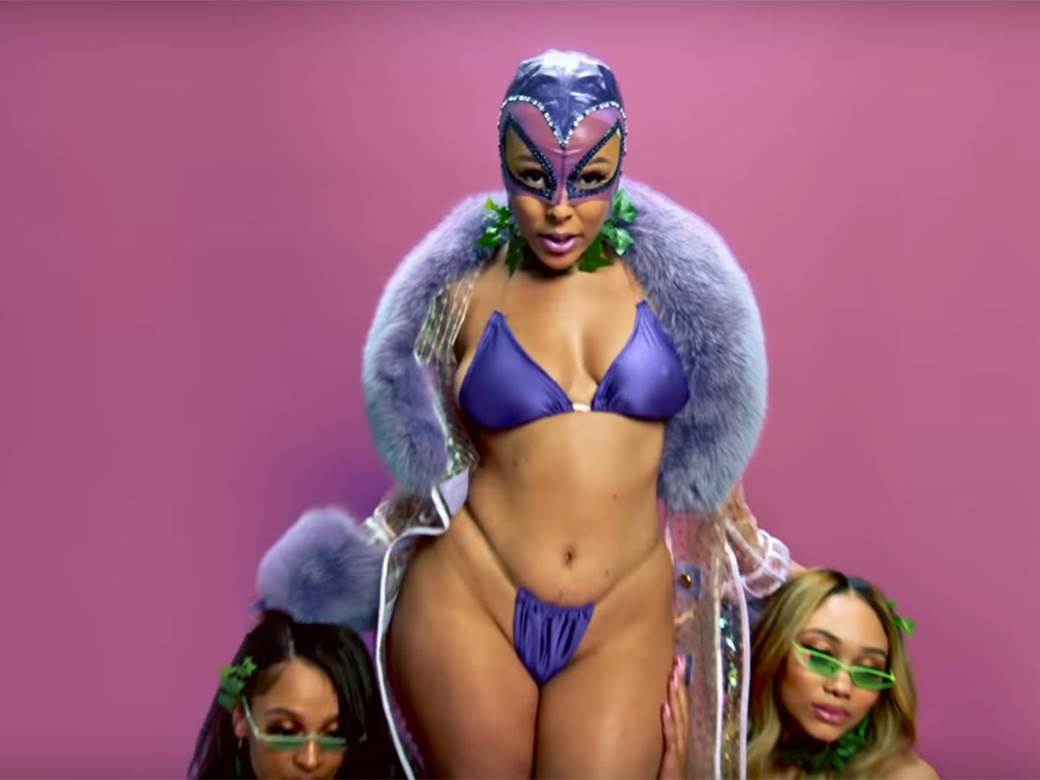 Dodža Ket obukla čaršaf