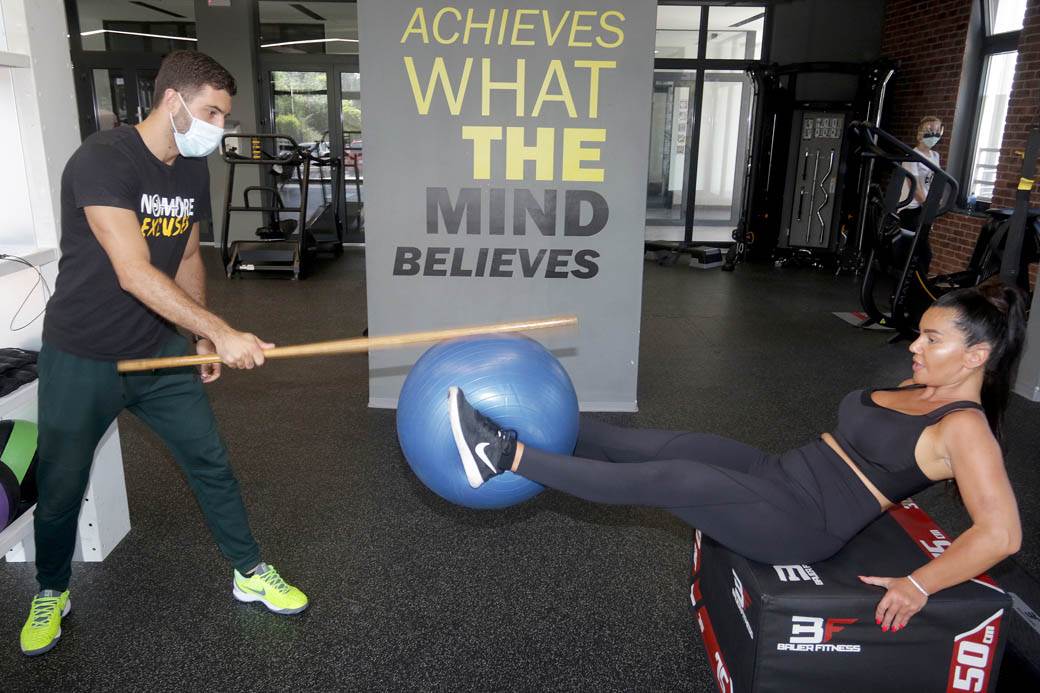 Dušica Grabović teretana: Pevačica vežba za vreme korona virusa FOTOGRAFIJE