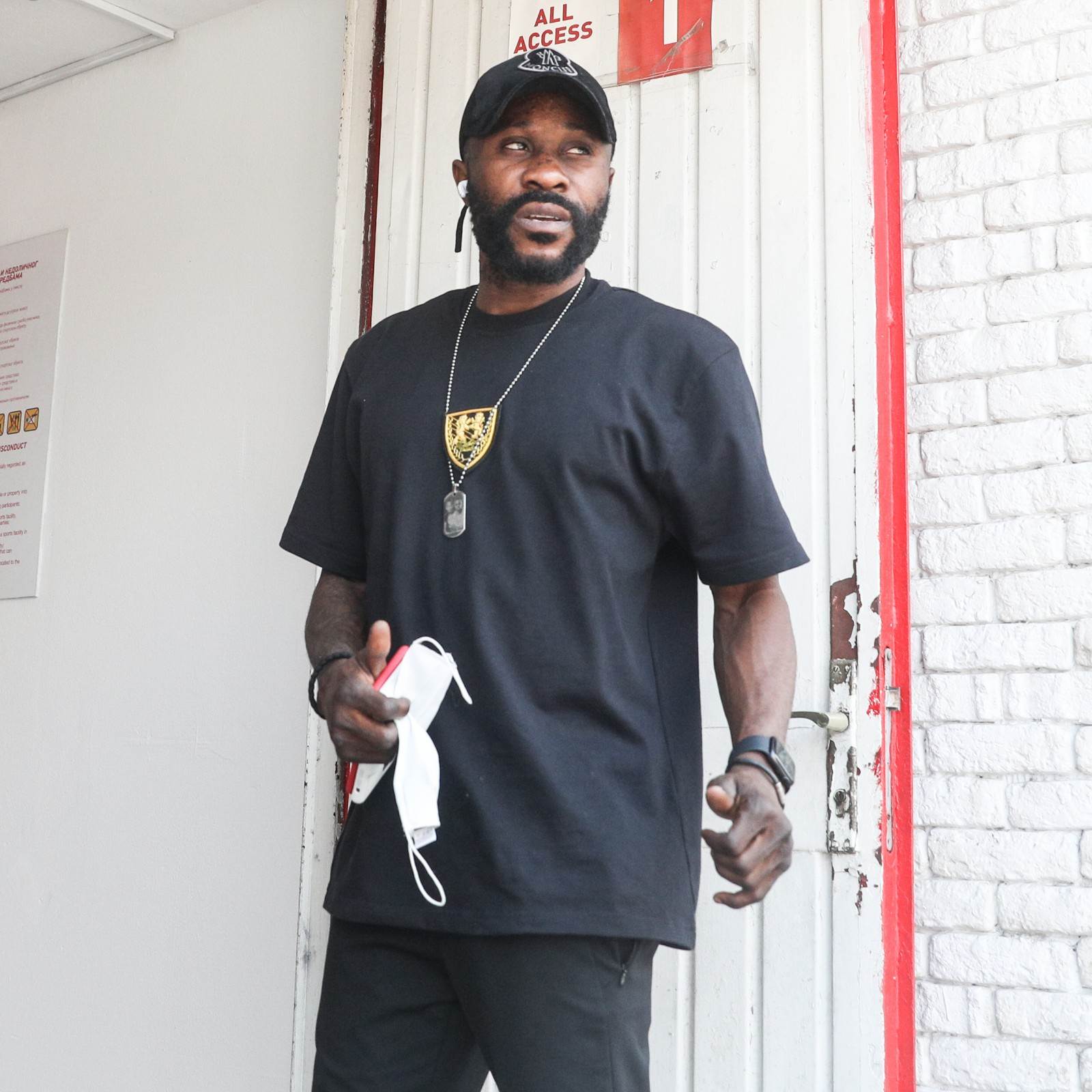 gelor kanga crvena zvezda falsifikovan pasos svi incidenti u proslosti