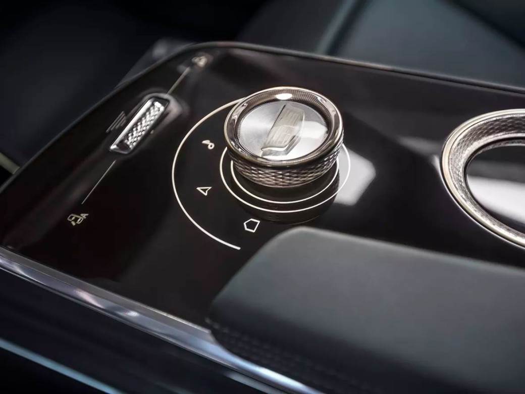 Kadilak električni model suv Tesla električni automobili video foto