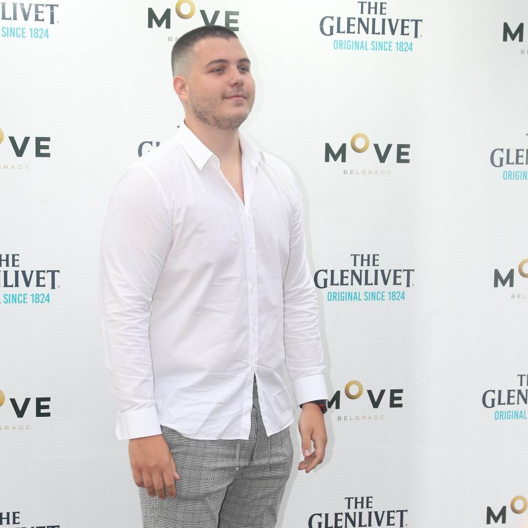 Viktor Živojinović devojka Sandra Mijatović kućni poslovi