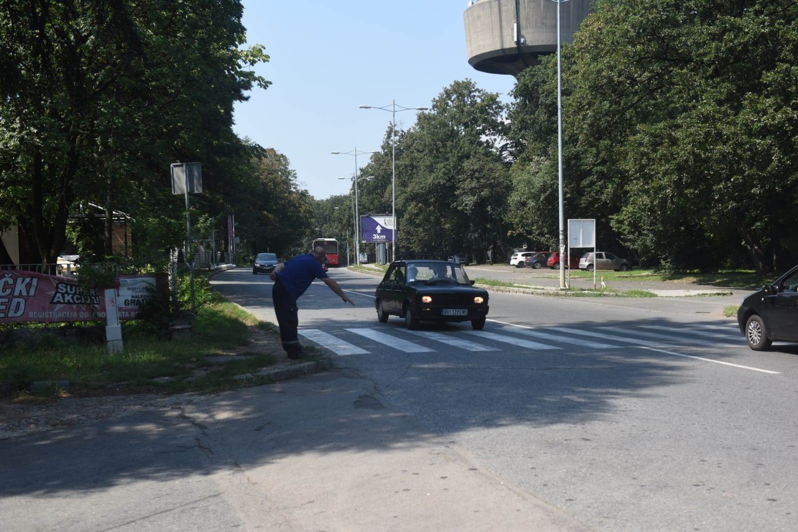 Košutnjak - Saobraćajna nesreća- teško povređena devojka - vozač pobegao