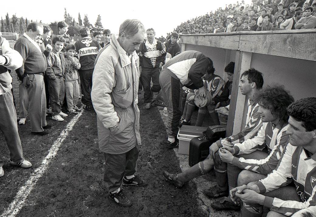 Umro Vladica Popović trener FK Crvena zvezda iz Tokija 1991. (Kolo Kolo 3:0) FOTO