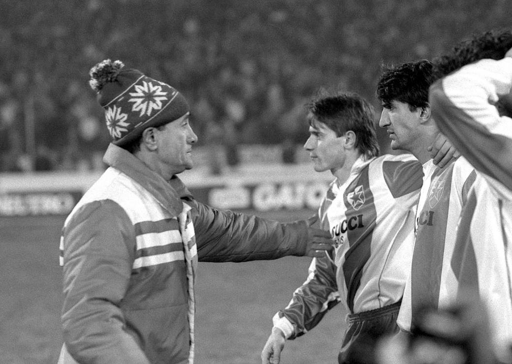 Umro Vladica Popović trener FK Crvena zvezda iz Tokija 1991. (Kolo Kolo 3:0) FOTO