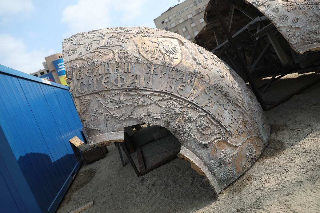 Spomenik Stefan Nemanja postavljanje Savski trg Beograd FOTOGRAFIJE