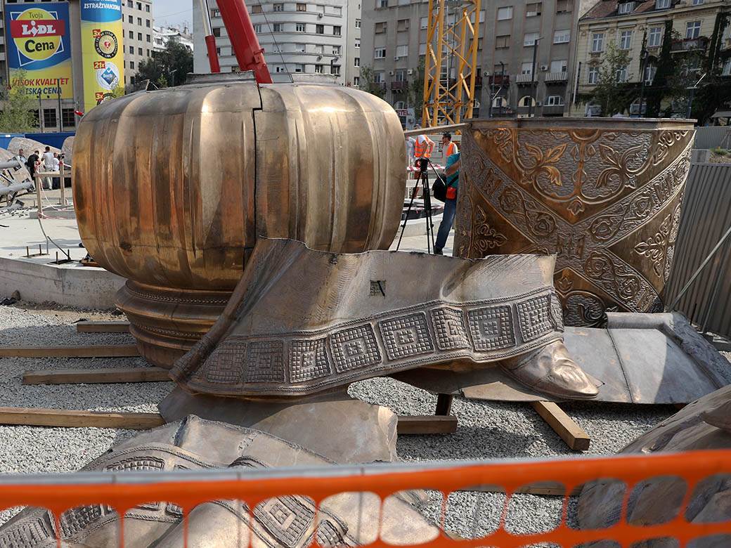 Spomenik Stefan Nemanja postavljanje Savski trg Beograd FOTOGRAFIJE