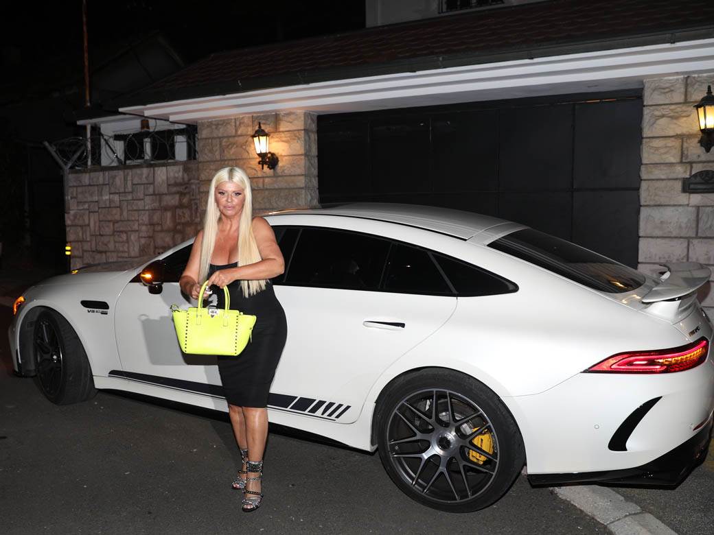 Najveći dužnici na estradi Ko ima para od pevanja 