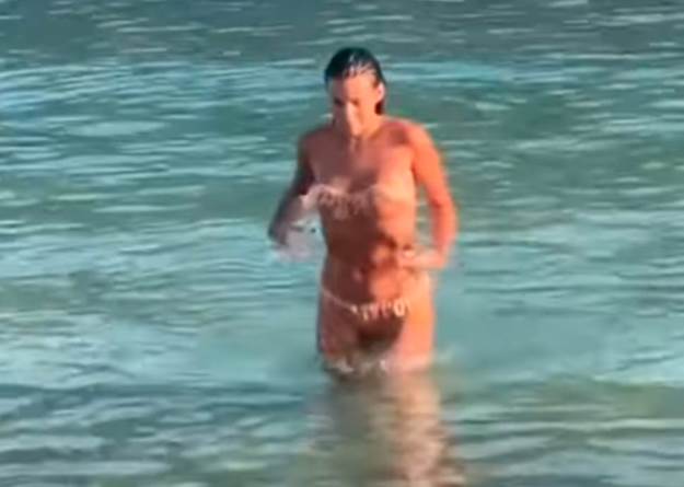 Anastasija kupaći Crna Gora foto