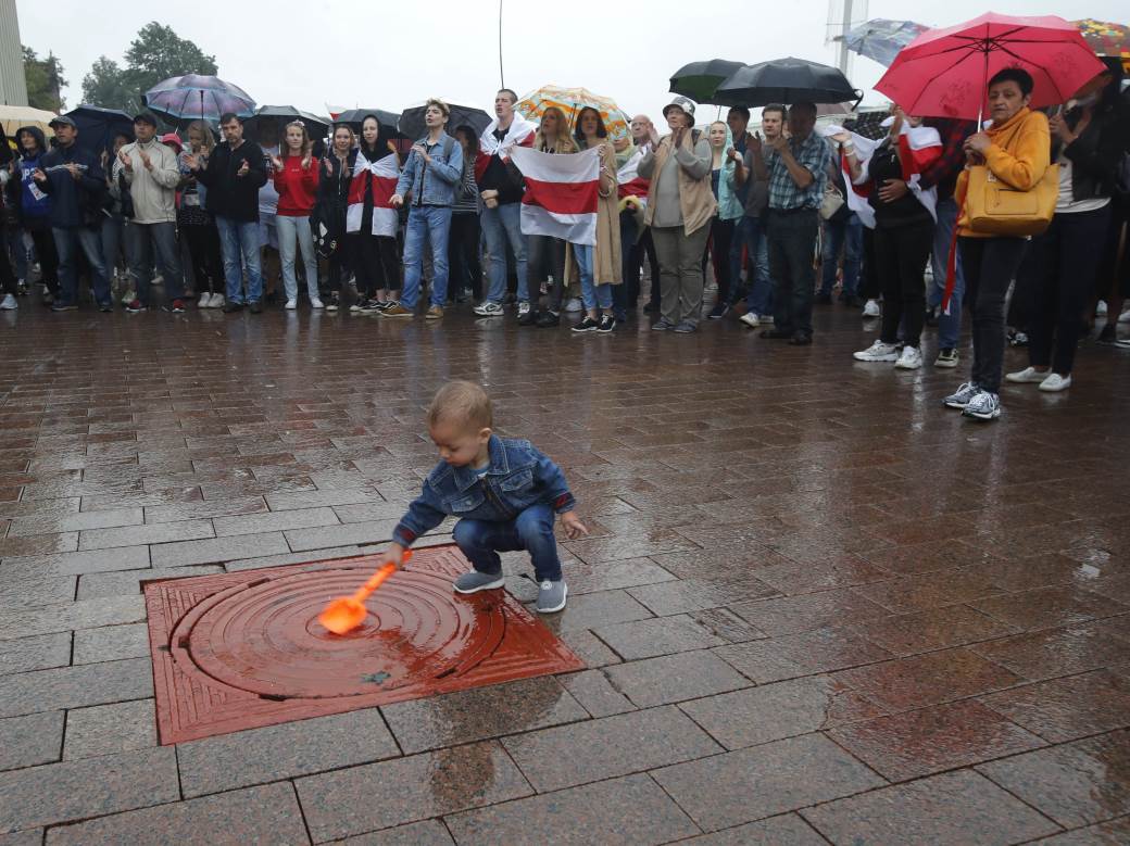 belorusija protesti kontramiting lukašenko foto video