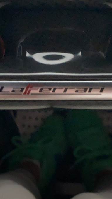 Kajli Džener Instagram fotografije automobil 