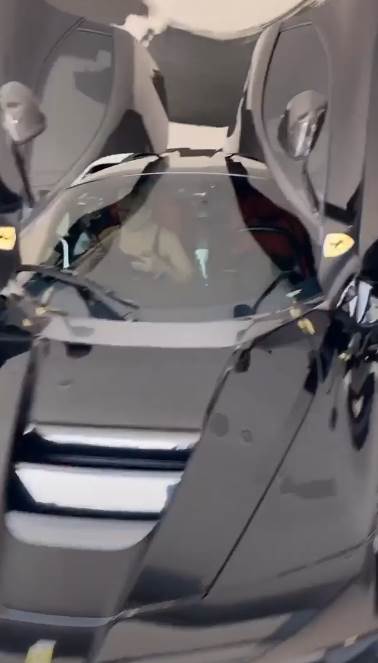 Kajli Džener Instagram fotografije automobil 