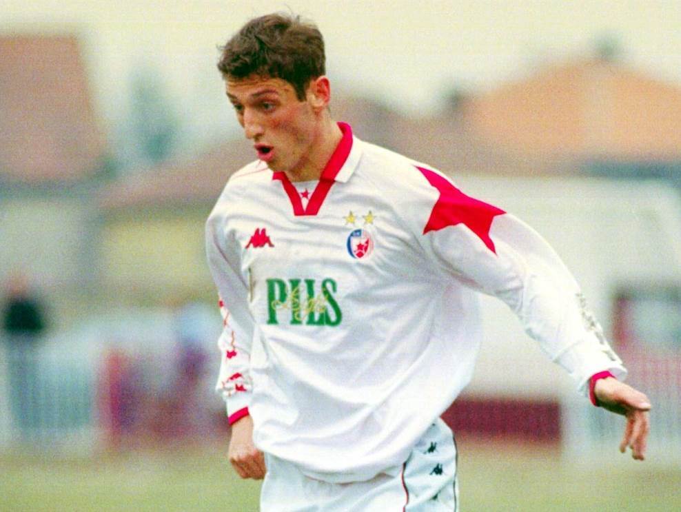 Sin legendarnog Zvezdinog fubalera oblači se kao žena