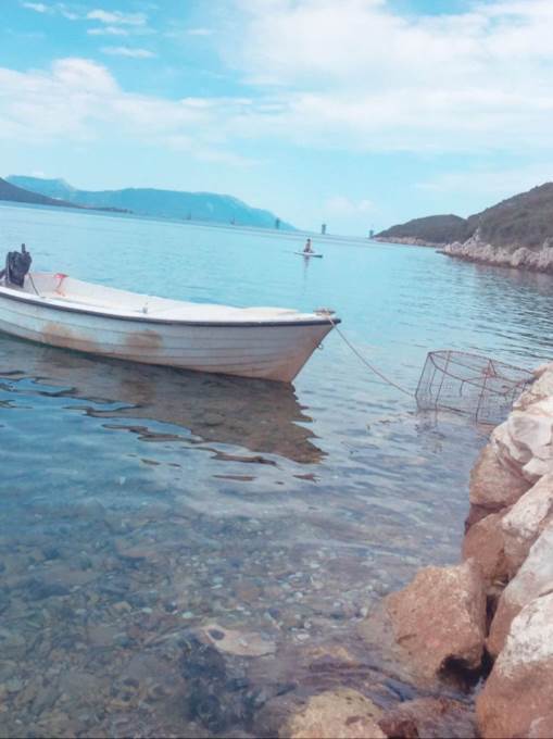 NA PLAŽAMA U NEUMU I DALJE VRI: Ni korona ni škola nisu zaustavili turiste željne mora