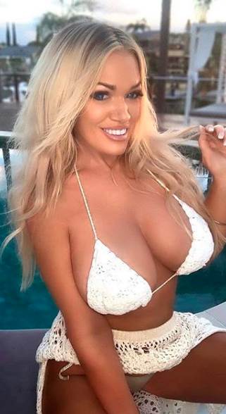 Đinu Stjuart u premalim gaćama