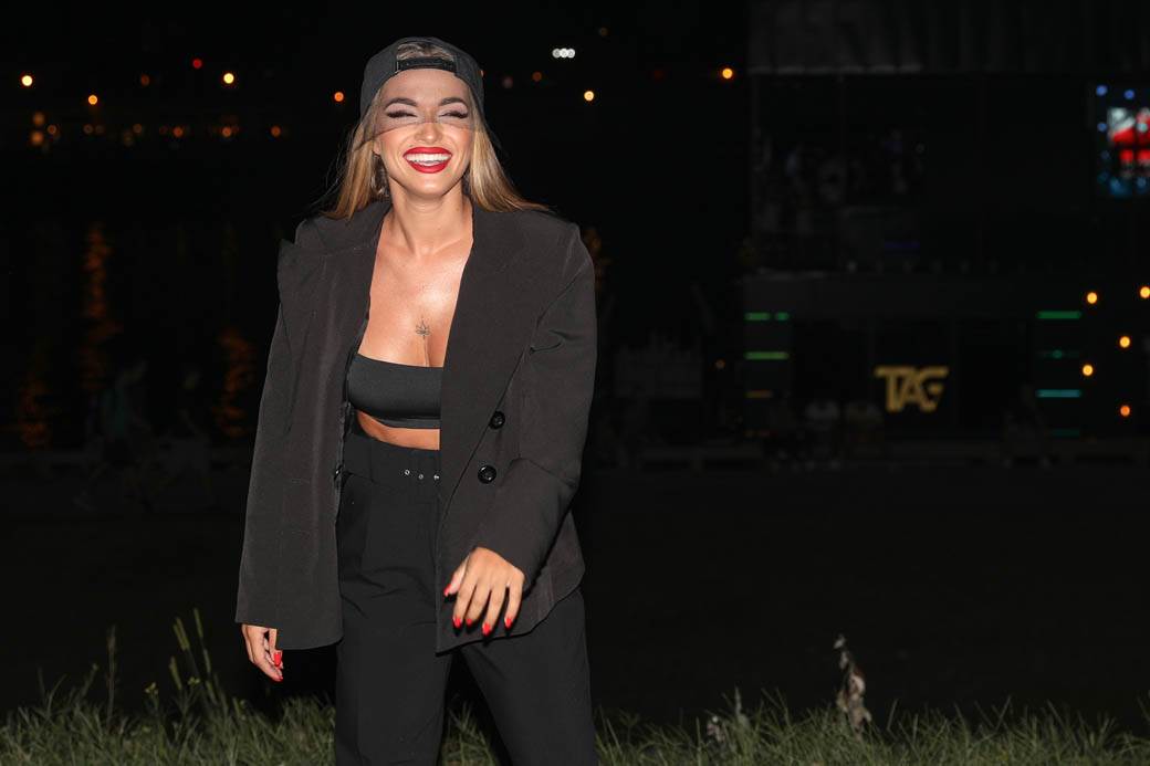 koliko zaradjuju domaci pevaci nastupi