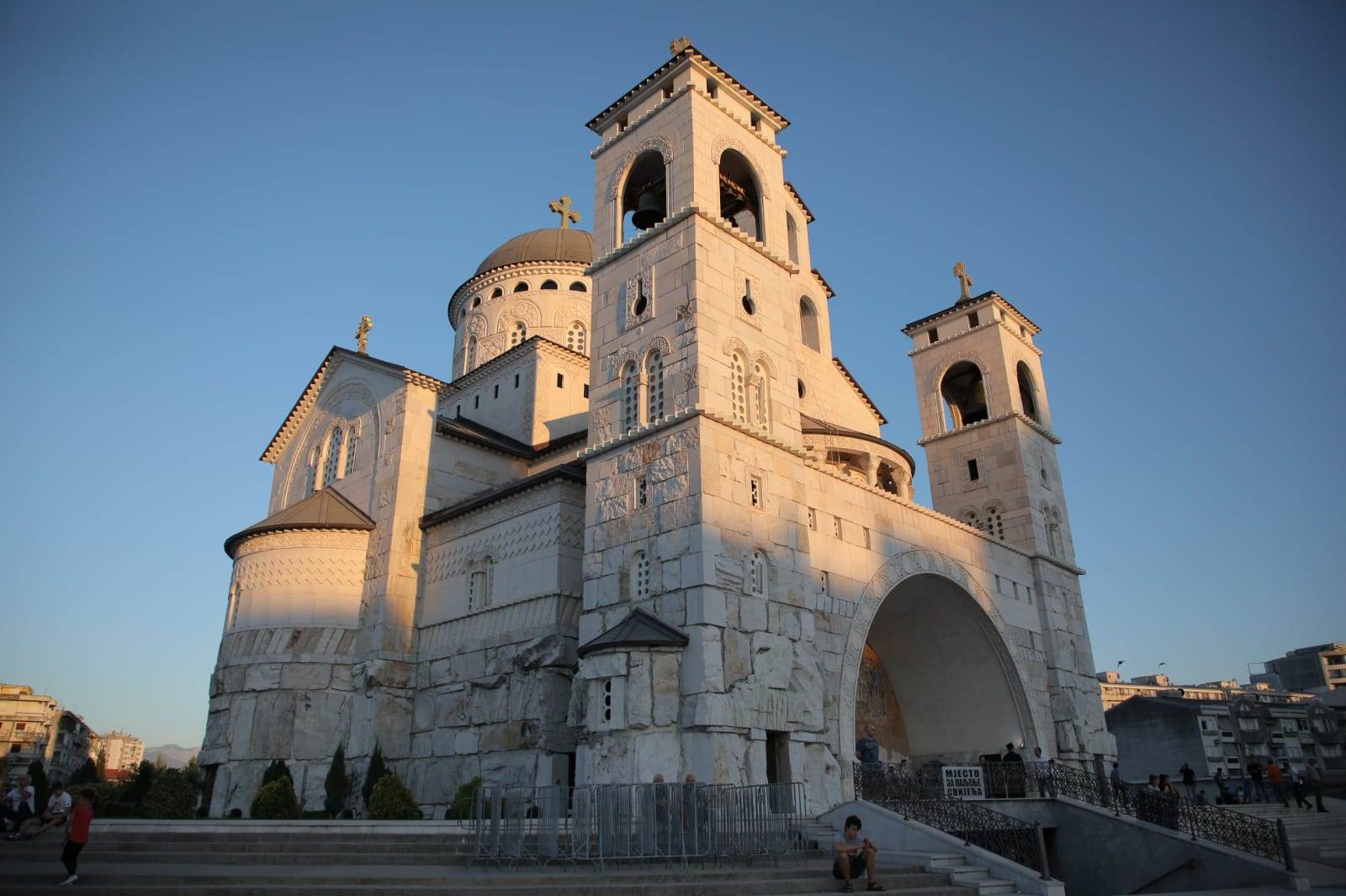 vladika amfilohije biografija svetovno ime