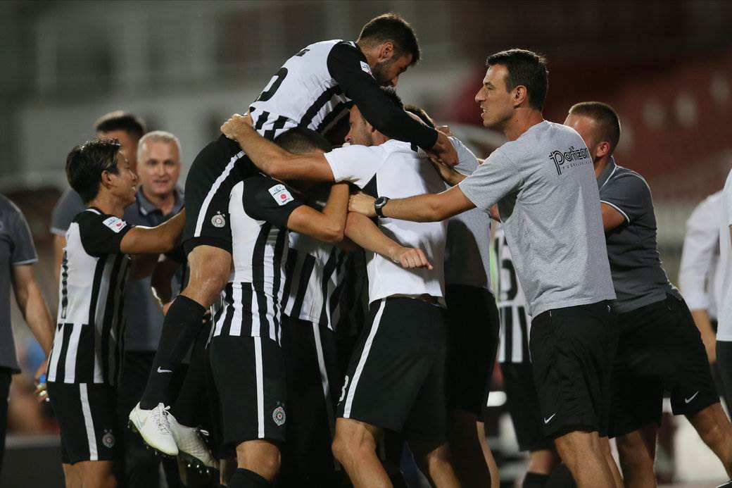 Vojvodina - Partizan 3-2 Lalatović slavi Milošević isključen incidenti fotografije sa utakmice
