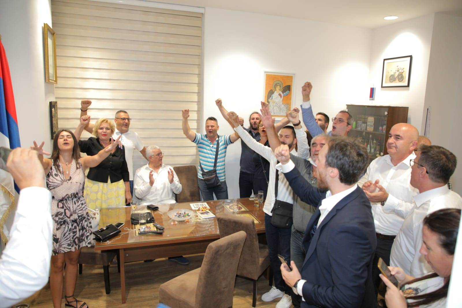 Crna Gora izbori 2020 UŽIVO najnovije vesti opozijija slavi štab fotografije