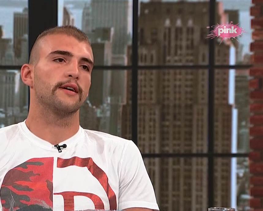 Veljko Ražnatović brkovi twitter komentari foto