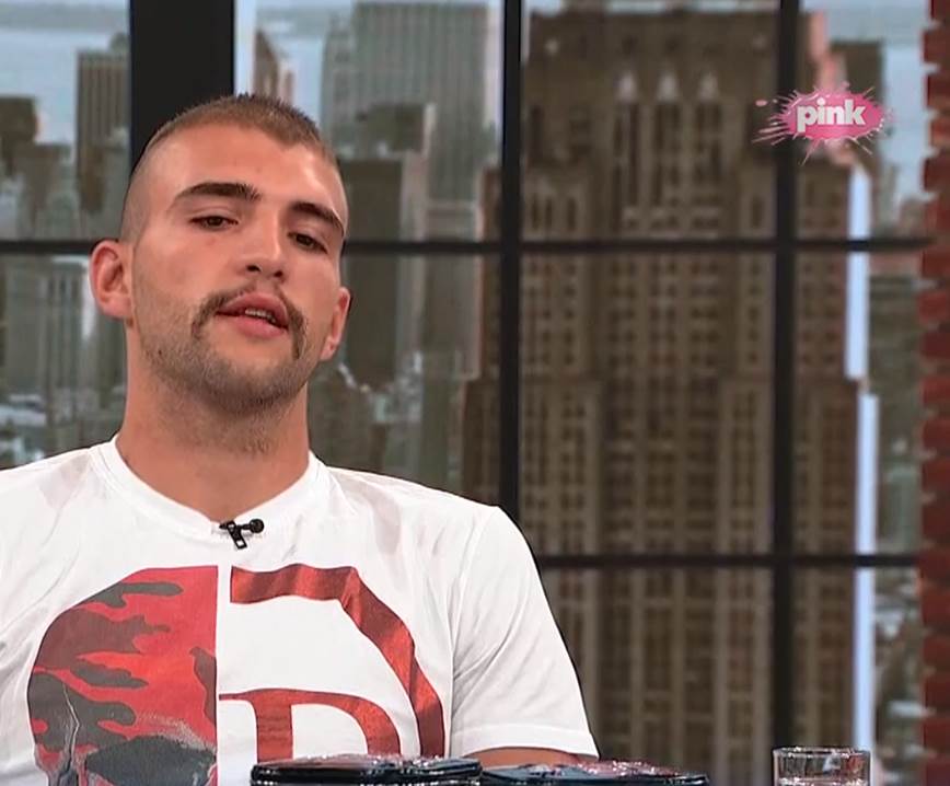 Veljko Ražnatović brkovi twitter komentari foto