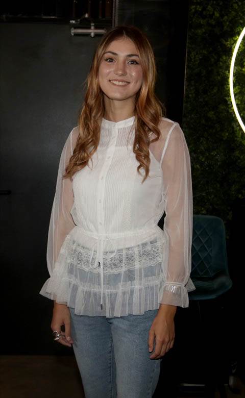 Jana Bjelica glumica u crnoj haljini