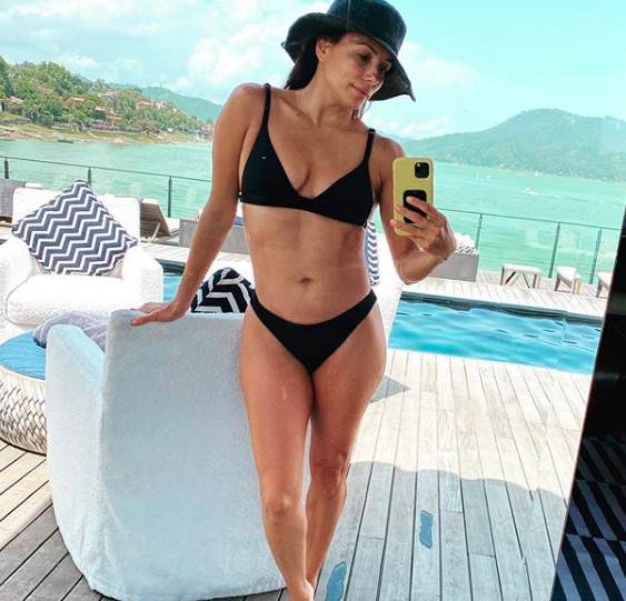 Eva Longorija u providnim cipelama