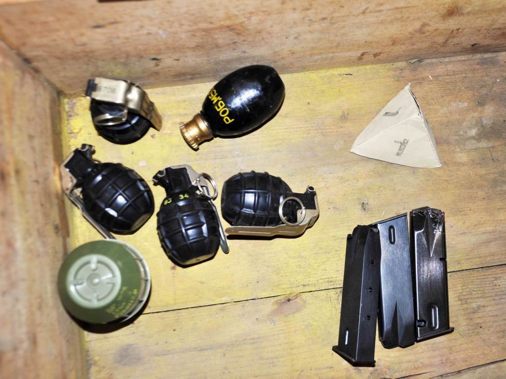 hapšenje beograd oružje bombe