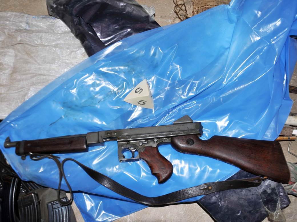 hapšenje beograd oružje bombe