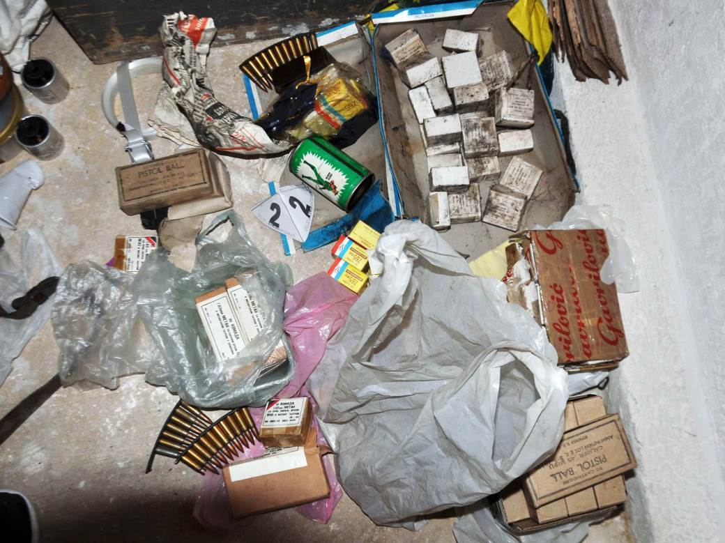 hapšenje beograd oružje bombe